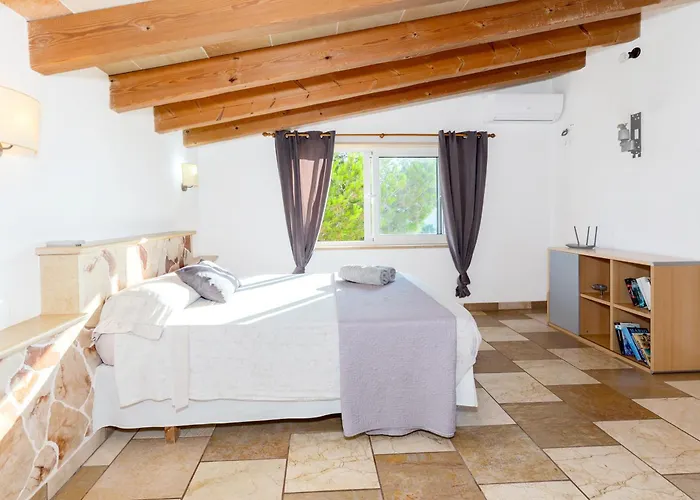 Es Llossar * קאלה אן בלאנס